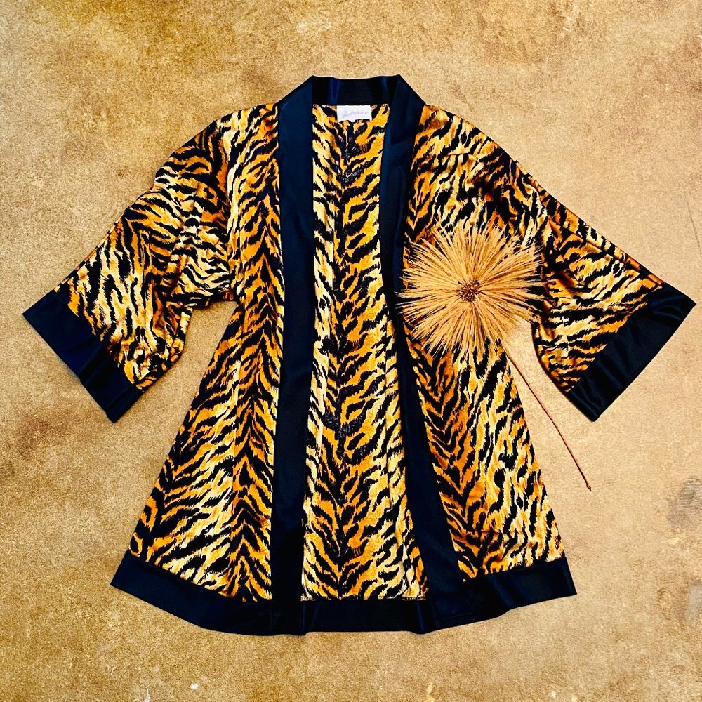 VTG Tiger Print Robe